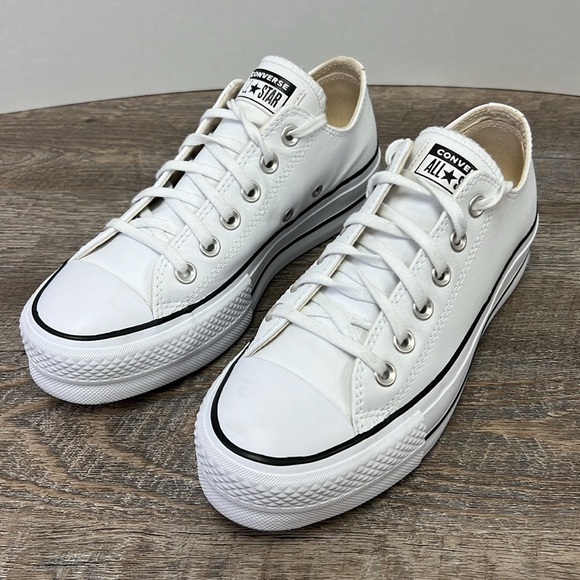 SOLD IN STORE Converse Chuck Taylor All Star Lift Platform Leather Size 7 - Picture 2 of 9
